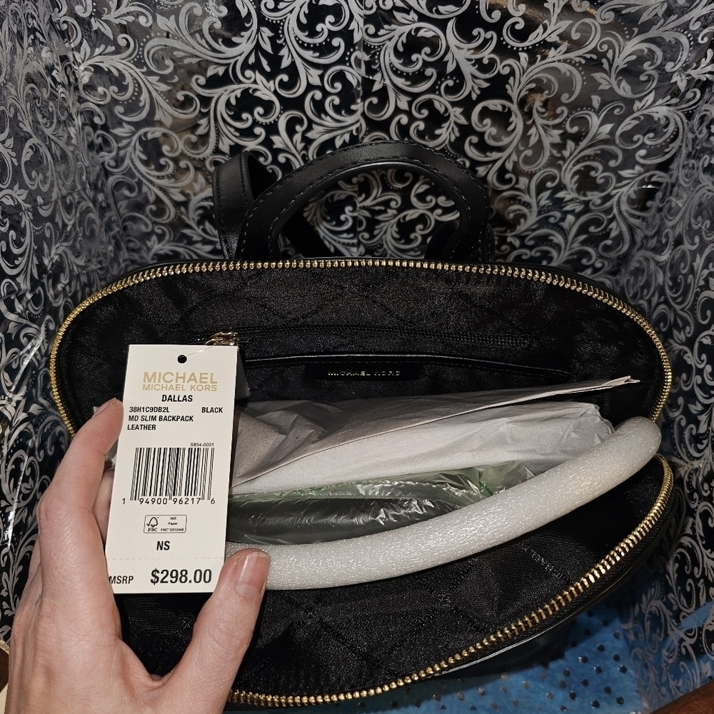 Michael Kors Dallas slim backpack purse NWT - Picture 3 of 5